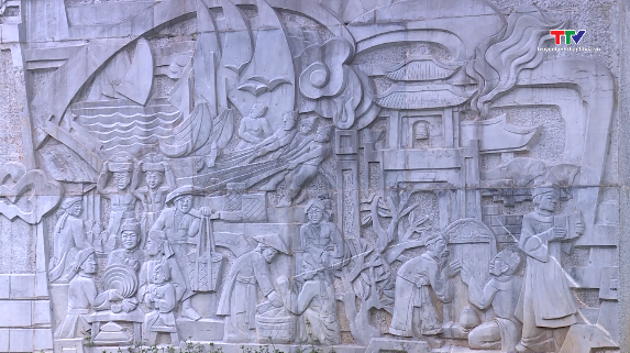 Linh thiêng tượng đài vua Lê Thái Tổ- Ảnh 3. Linh thiêng tượng đài vua Lê Thái Tổ- Ảnh 3.