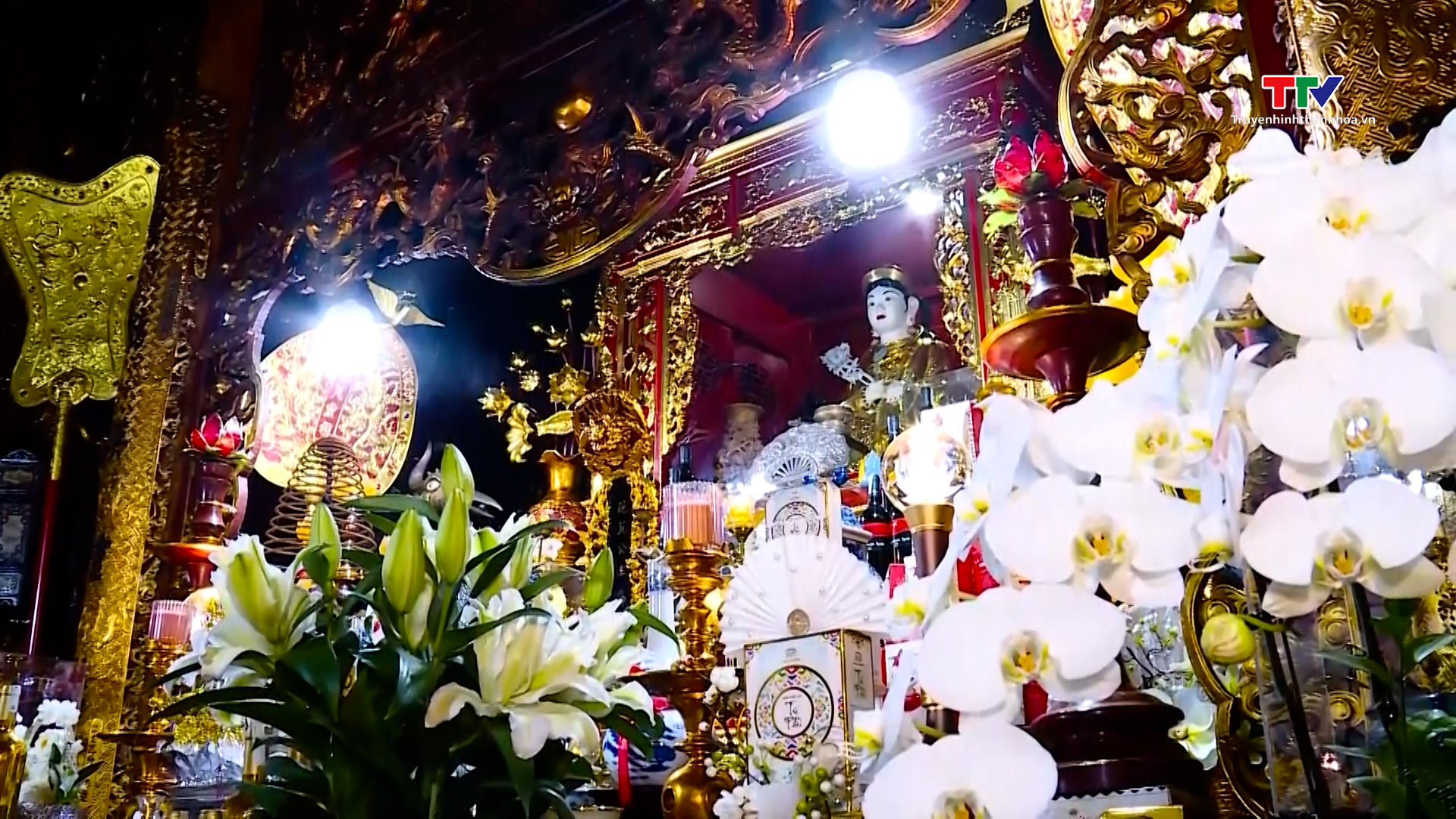 Bảo vệ và phát huy giá trị thực hành tín ngưỡng thờ Mẫu- Ảnh 3. Bảo vệ và phát huy giá trị thực hành tín ngưỡng thờ Mẫu- Ảnh 3.