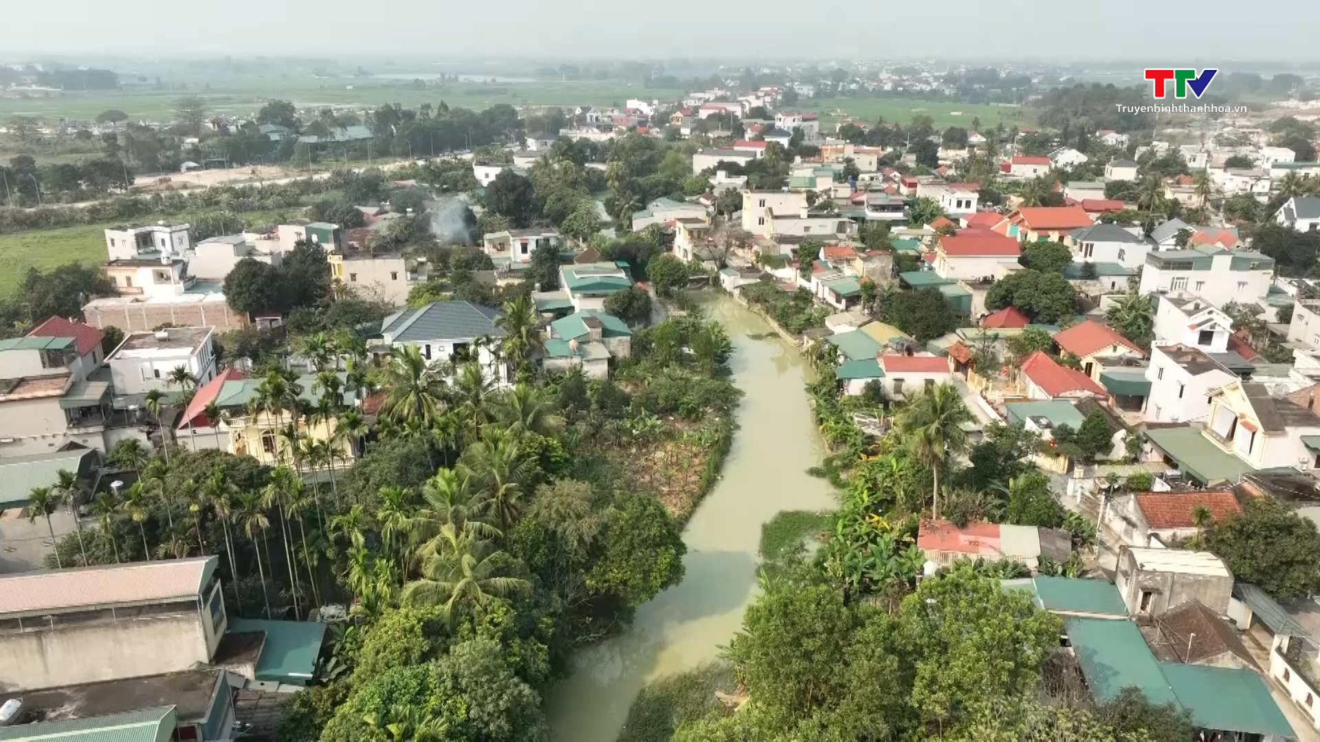 Những ngọn núi kể chuyện- Ảnh 1. Những ngọn núi kể chuyện- Ảnh 1.