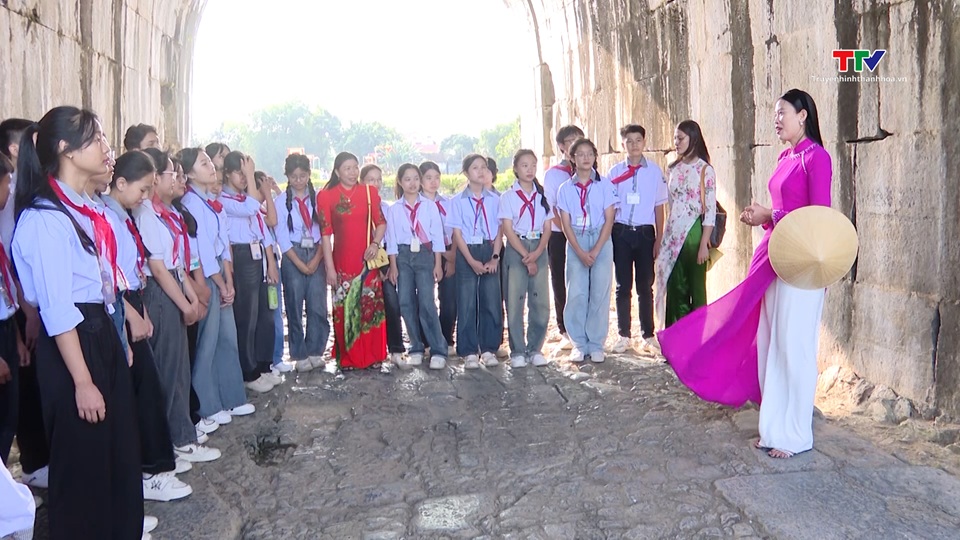Miễn phí tham quan Di sản Thành Nhà Hồ dịp Tết Nguyên đán Ất Tỵ- Ảnh 1. Miễn phí tham quan Di sản Thành Nhà Hồ dịp Tết Nguyên đán Ất Tỵ- Ảnh 1.